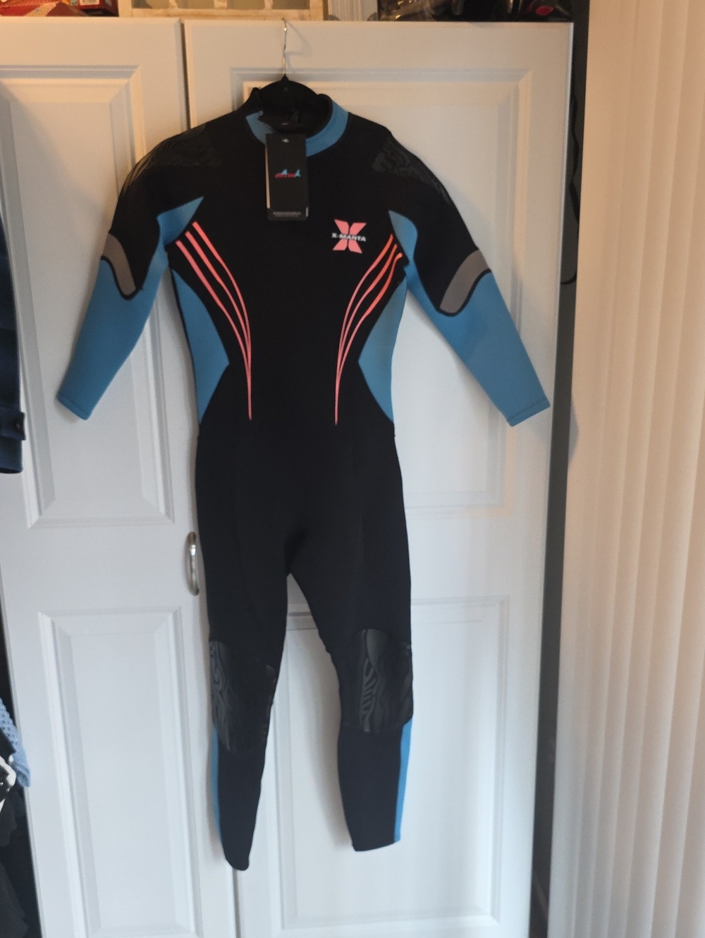 Dive & Sail X-Manta Full Wetsuit in Black with Blue & Pink Accents Size Large